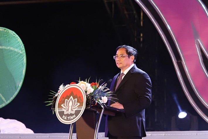 La visita del presidente Ho Chi Minh a Ha Tinh se revitaliza en una gala