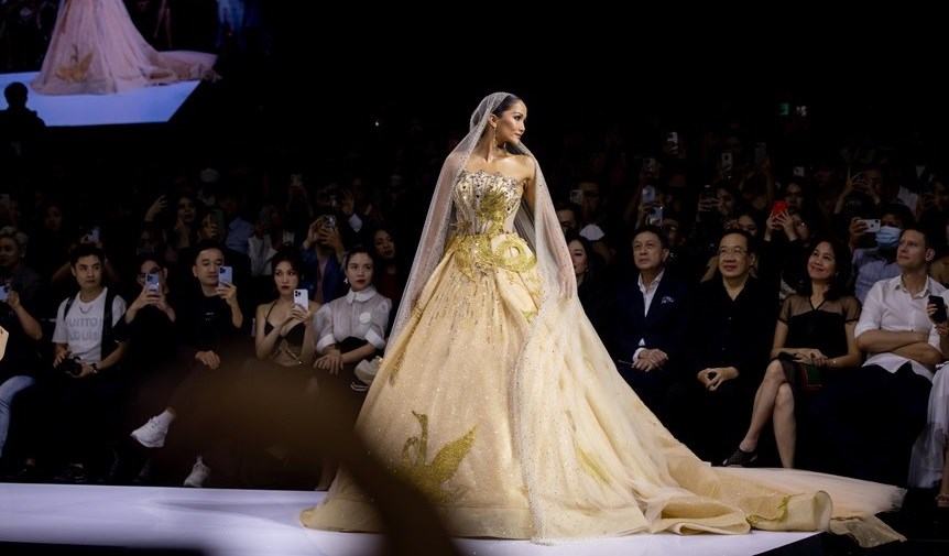 El feminismo, protagonista en la colección de moda “Madre Tierra”