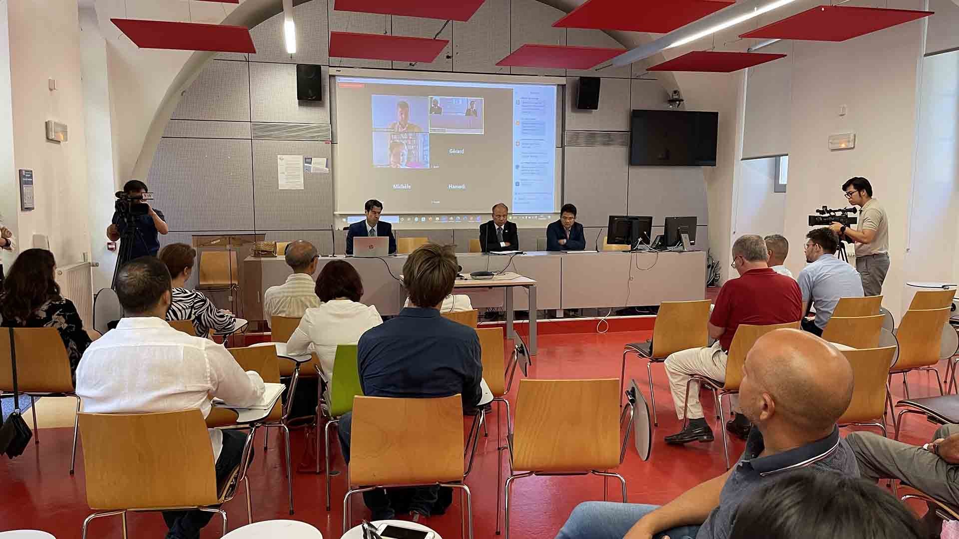Seminario de debate sobre los lazos económicos entre Vietnam y Francia