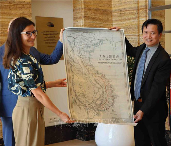 Vietnam entrega un mapa histórico a la Casa de la Historia Europea