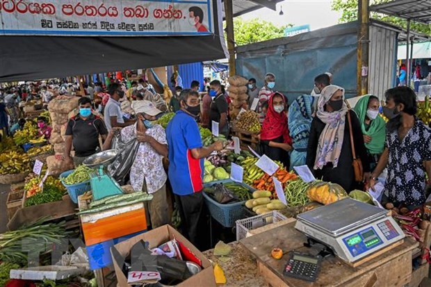 El Comité Central de la Sangha Budista de Vietnam entrega asistencia en efectivo a la gente de Sri Lanka