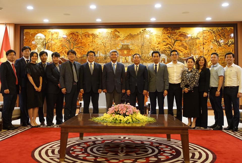 El gobierno de Hanói aboga por proyectos de inversión de alta calidad de Daewoo E C