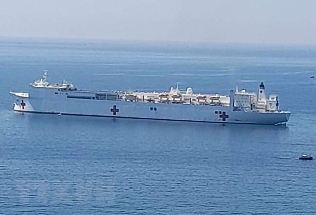 Barco hospital estadounidense atraca en puerto de Vietnam