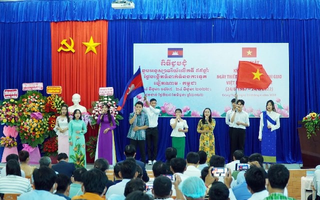 Dong Thap conmemora 55 años de las relaciones diplomáticas Vietnam-Camboya