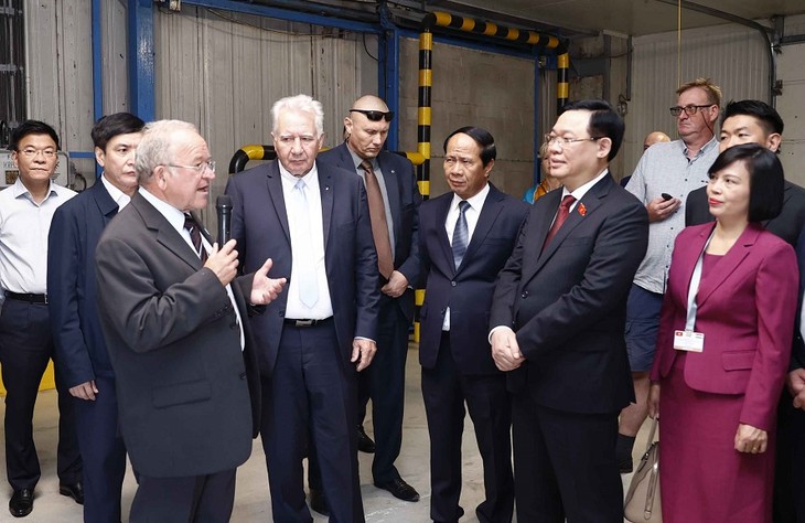 Vietnam y Hungría profundizan las relaciones