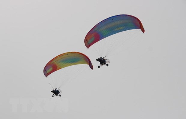 Comienza en Nha Trang el festival de parapente 2022