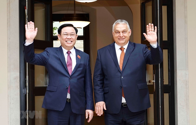 Vietnam y Hungría promoverán aún más el comercio, la política y los intercambios de persona a persona