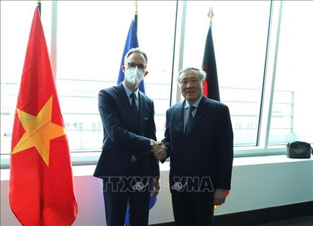 Vietnam consulta la experiencia del desarrollo judicial de potencias europeas