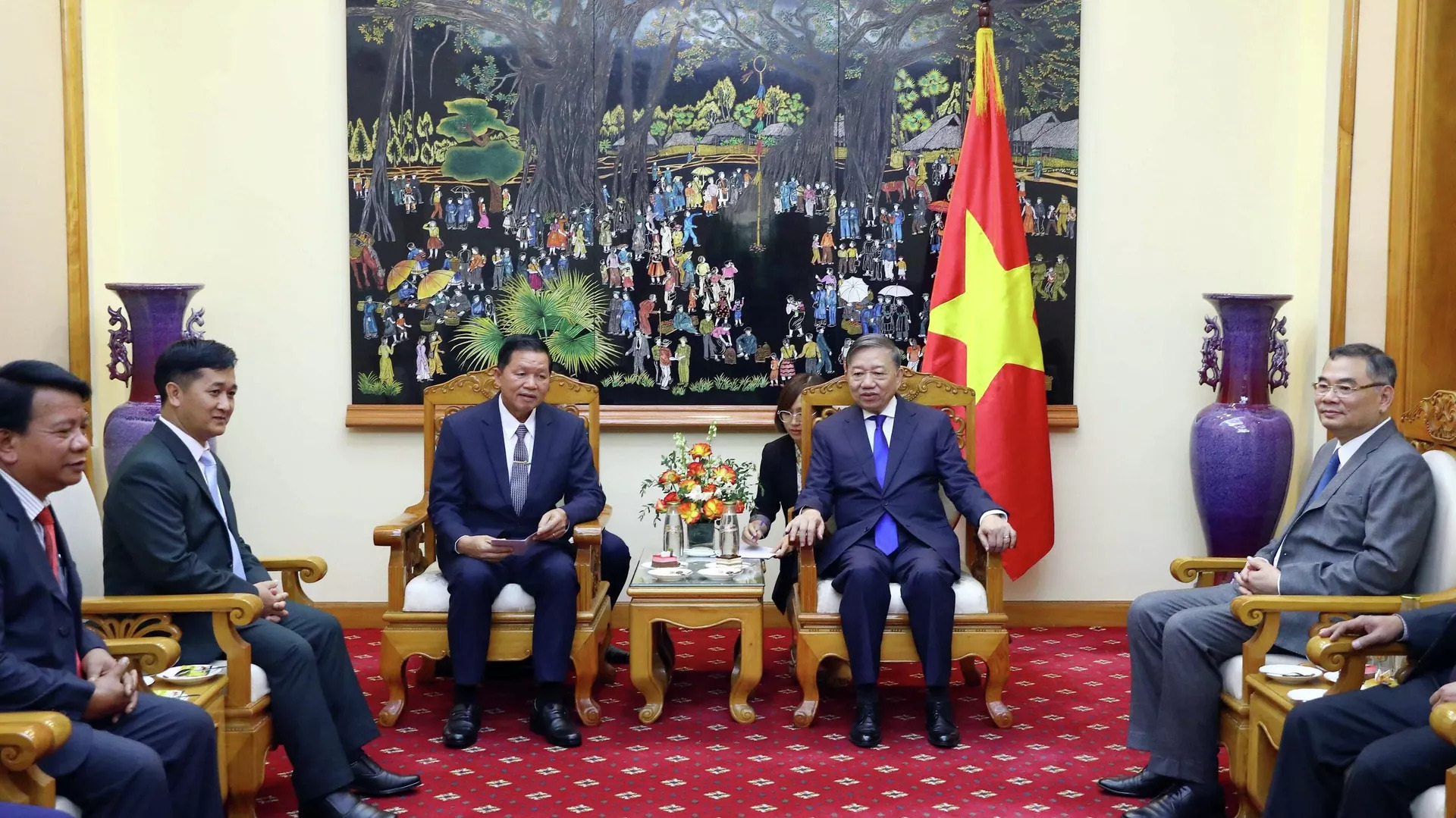Vietnam y Laos fomentan la cooperación en seguridad