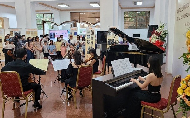 Exposición sobre eminente compositor austríaco en Hanói