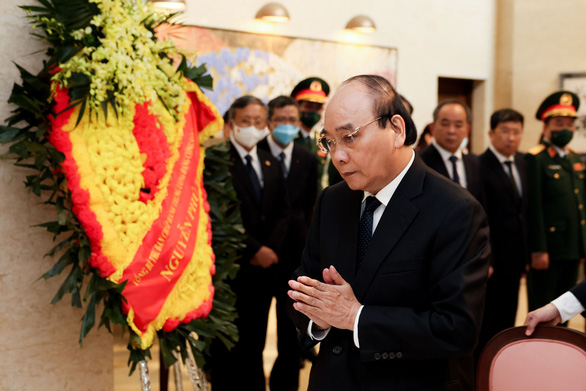 Funcionarios de Hanói rinden homenaje a Abe Shinzo