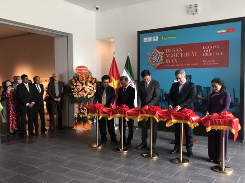 La exposición “Patrimonio de arte iraní, la cuna de la civilización” abre sus puertas en Hanói