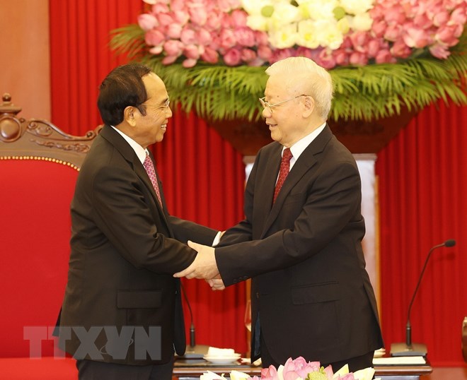 Vietnam da máxima prioridad a las relaciones con Laos, según el jefe del Partido Comunista