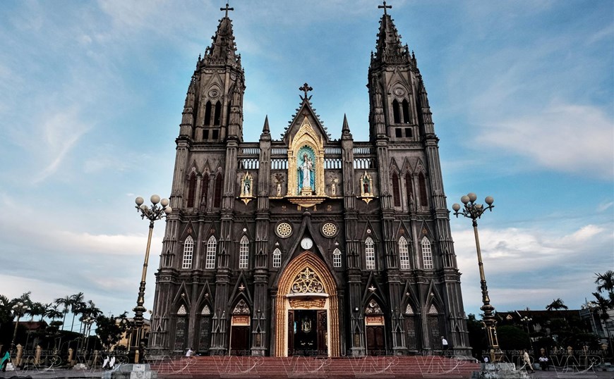 Exploran la belleza de la iglesia de Hung Nghia