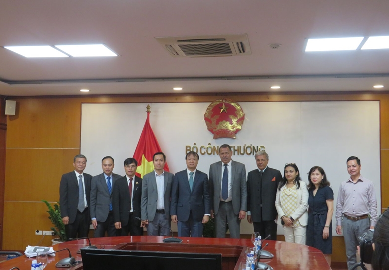 Foro y Exposición Internacional sobre Promoción de Inversiones en Vietnam