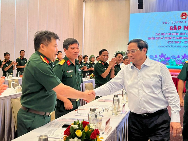 El jefe de Gobierno reafirma la responsabilidad de todo el sistema político ante los mártires