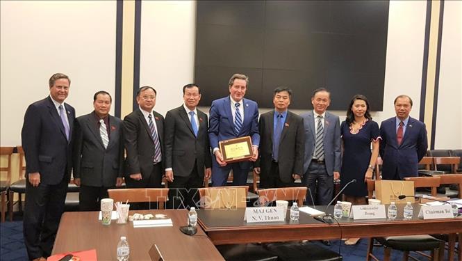Fomento de la cooperación parlamentaria Vietnam-Estados Unidos