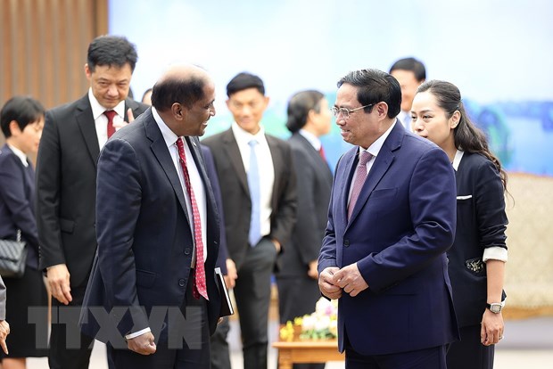 Vietnam busca la experiencia de Singapur para un crecimiento sostenible