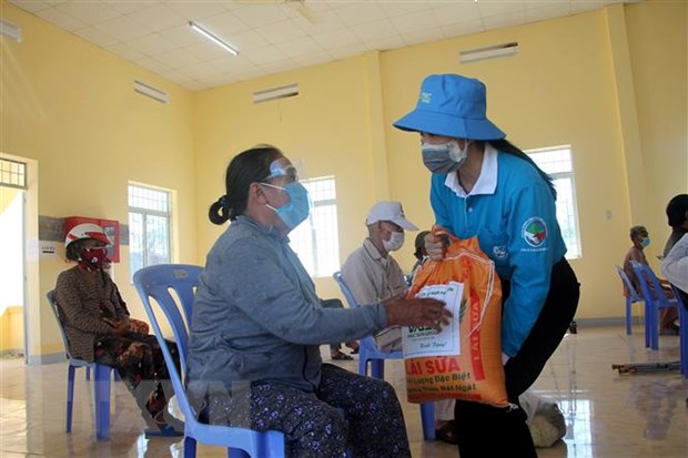 UN Women y Japón se unen para mitigar el impacto de la COVID-19 en las mujeres vietnamitas