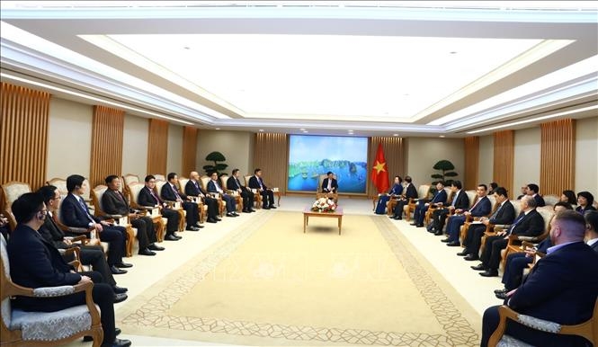 El viceprimer ministro recibe a los jefes de delegación asistentes a la ACCSM 21