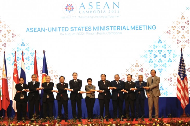 El jefe de la diplomacia vietnamita inicia su agenda de trabajo en la AMM-55