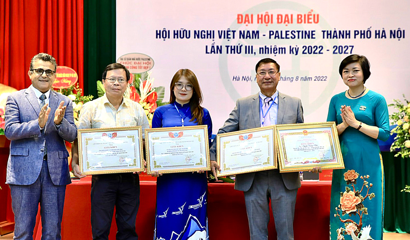 La solidaridad del pueblo vietnamita motiva a Palestina a avanzar, según el embajador palestino