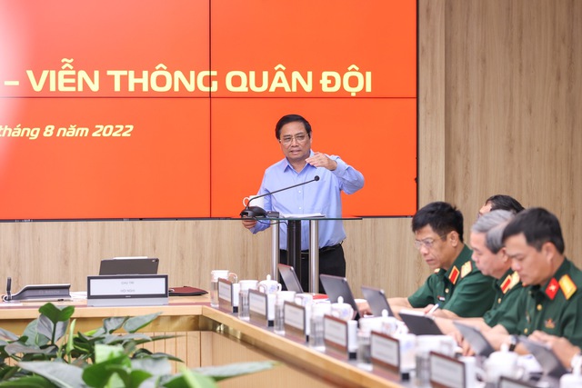 El jefe de Gobierno invita a Viettel a ser modelo de la creatividad e innovación