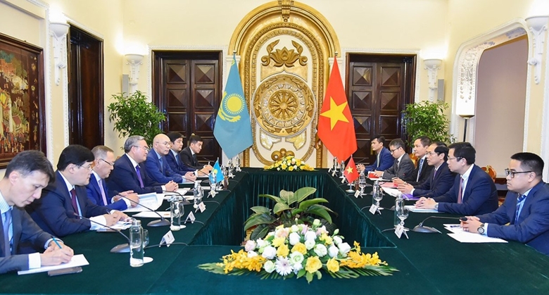 Vietnam y Kazajstán fomentan cooperación integral