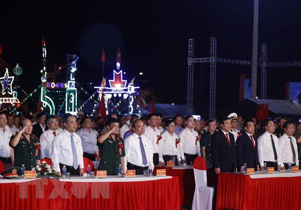El presidente del país asiste a la ceremonia que marca la victoria de Cam Doi en la provincia de Quang Nam
