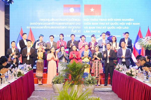 XXI Seminario de las asambleas nacionales de Vietnam y Laos