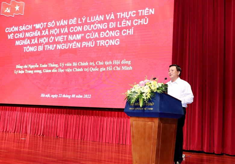 La diplomacia vietnamita sigue la orientación del máximo líder político hacia el socialismo