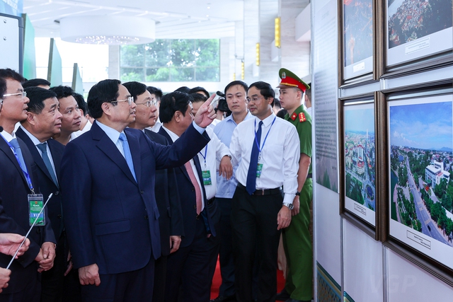 Las autoridades y la población de Lao Cai determinadas a prosperar