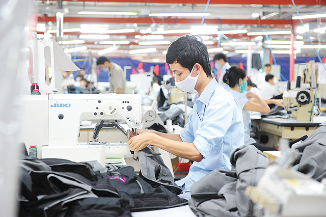 Vietnam atrae casi 16 800 millones de dólares en IED en ocho meses