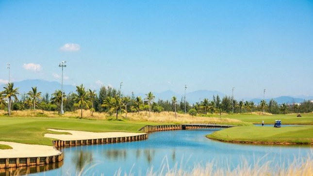 Golfistas listos para competir en el Asian Development Golf Tournament