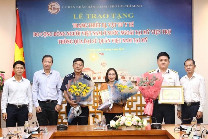 Los vietnamitas en Estados Unidos donan suministros médicos a Ciudad Ho Chi Minh