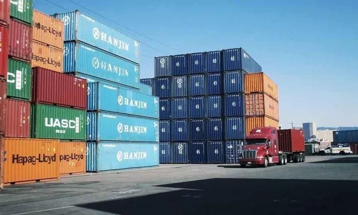 Superávit comercial de 3960 millones de dólares en ocho meses
