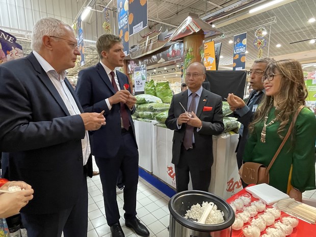 El arroz vietnamita llega a los estantes del hipermercado E Leclerc Viry Châtillon