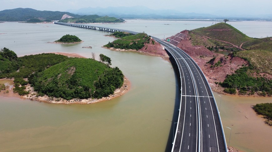 Inauguran oficialmente la autopista Van Don - Mong Cai