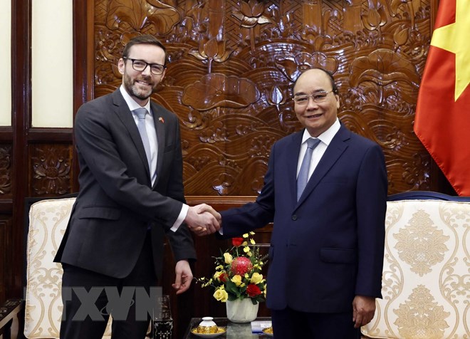 El presidente recibe a los embajadores recién acreditados de cuatro naciones europeas