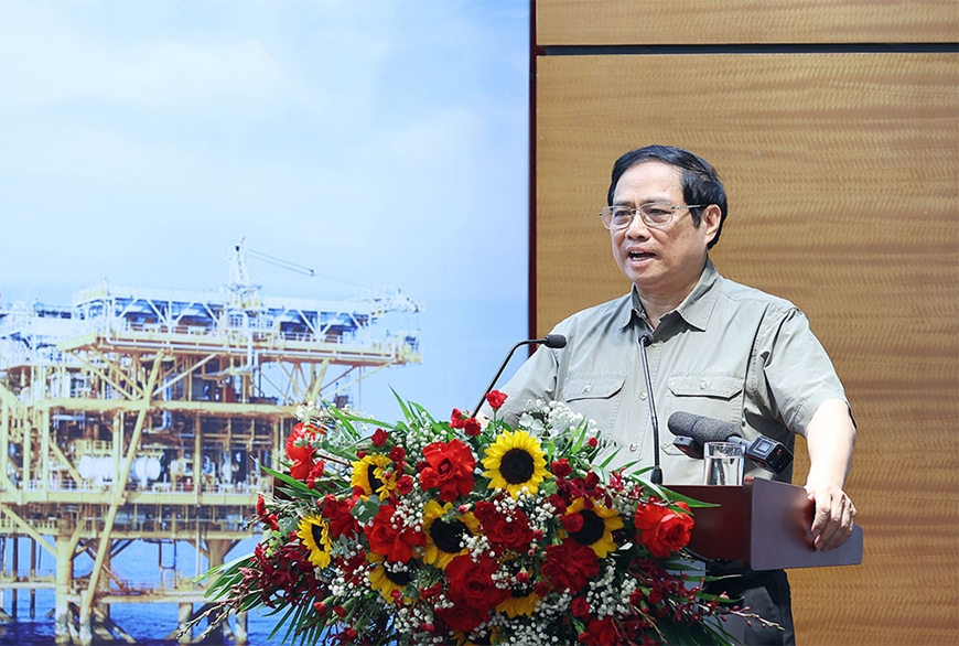 Primer ministro pide al grupo PetroVietnam garantizar suficiencia energética