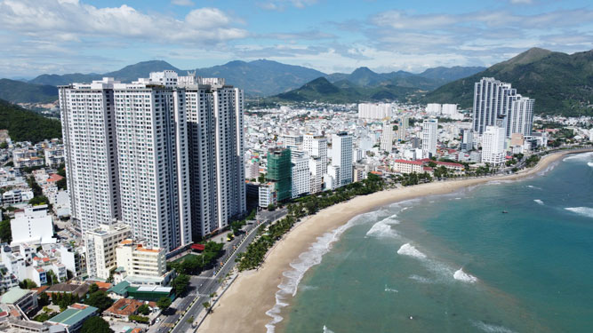 Impulsar la cooperación en turismo y tecnología de la información y Khanh Hoa y San Petersburgo