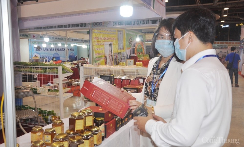 Más de 220 puestos abrirán en feria comercial internacional Vietnam-China