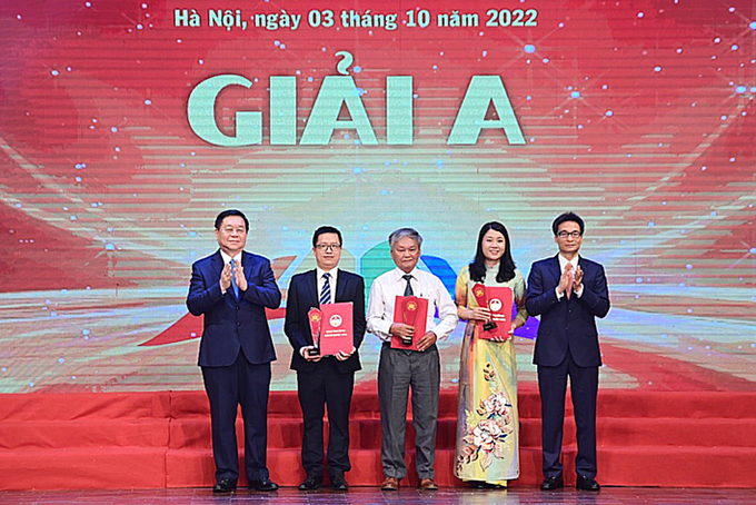 Ceremonia de entrega del quinto Premio Nacional del Libro