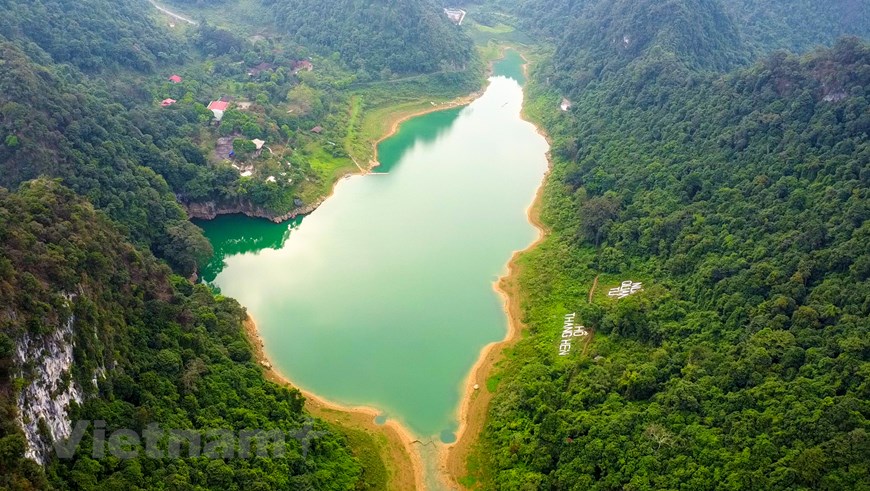 Explore el lago Thang Hen – “Cueva del amor abandonado” de la región de Cao Bang