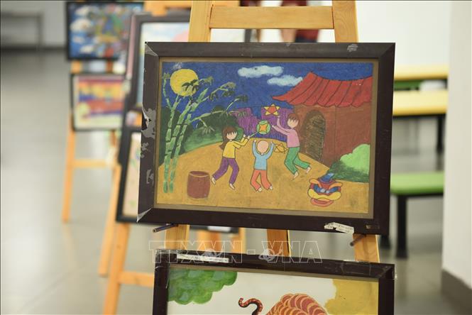 Concurso de pintura para jóvenes organizado por la UNESCO en Vietnam