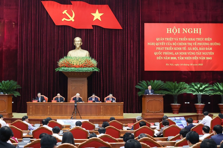 El líder del partido exige más cooperación para ayudar a las Tierras Altas Centrales a desarrollarse de manera sostenible