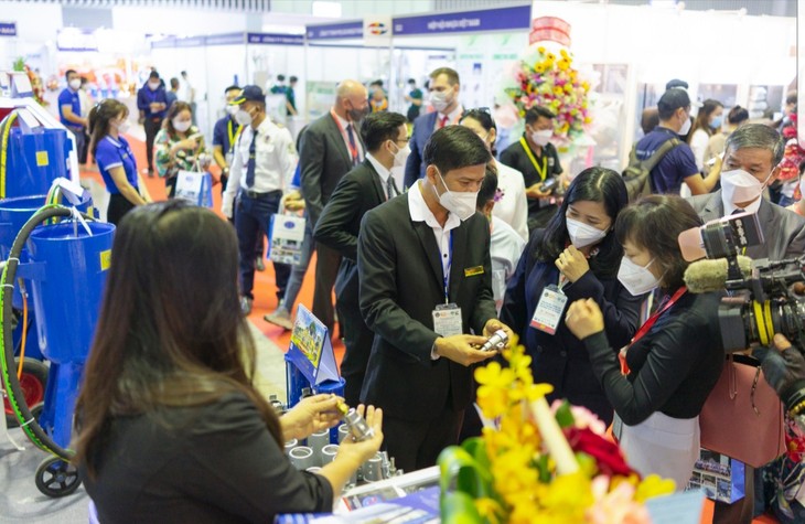 Exhibición internacional de maquinarias industriales 2022 en Vietnam atrae a más de tres cientos instituciones nacionales e internacionales
