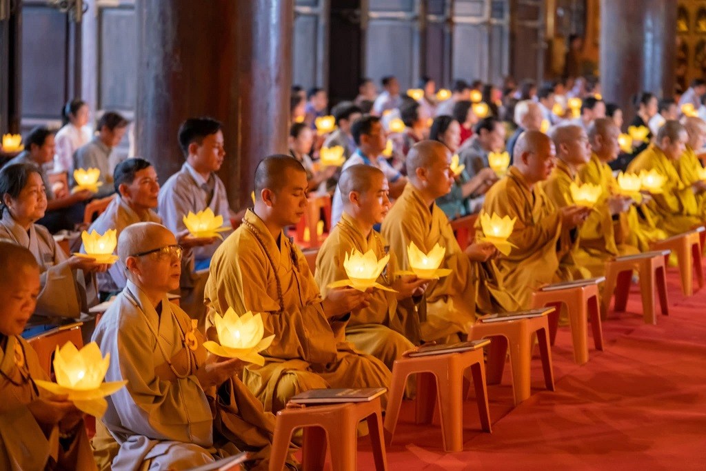 Ceremonia celebrada en Ninh Binh para rezar por la estabilidad y la paz
