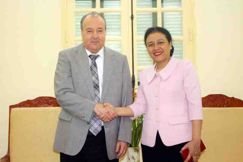 Vietnam - Argelia 60 años de amistad tradicional