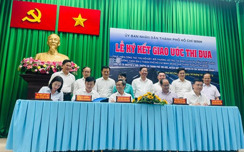 Acelerar liberación de terrenos para construir carreteras importantes en Ciudad Ho Chi Minh